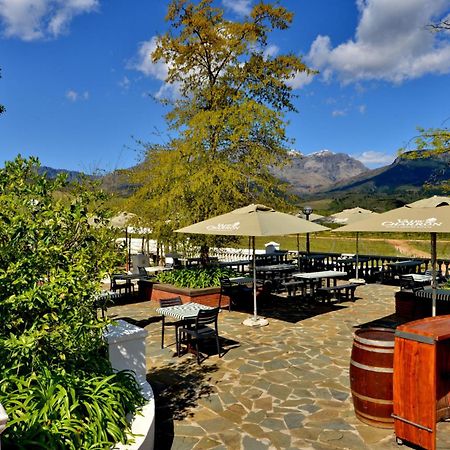 The Coach House At Val Du Charron Otel Wellington Dış mekan fotoğraf